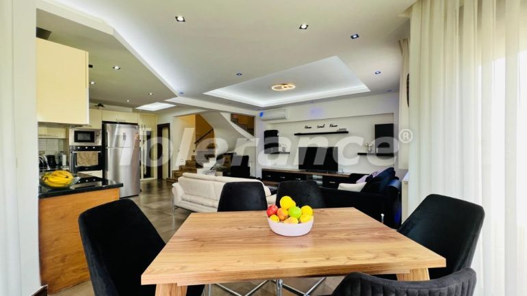 Вилла или дом в Чамьюва, Кемер с бассейном: купить недвижимость в Турции - 111216