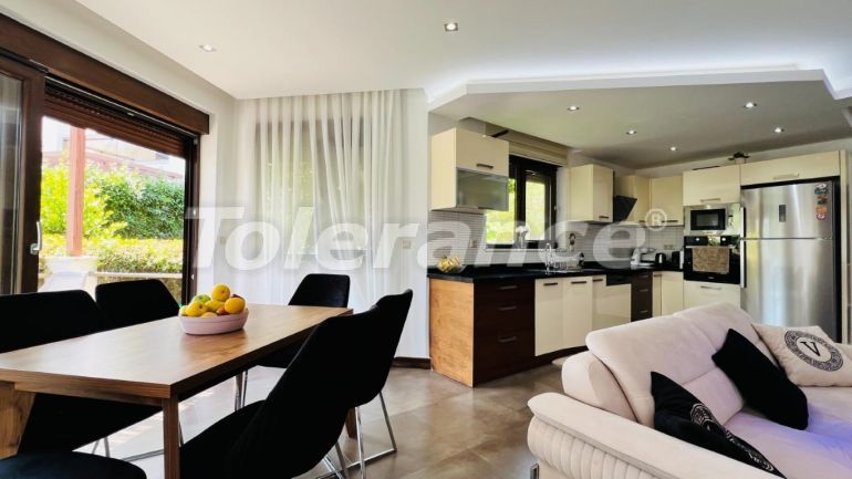 Вилла или дом в Чамьюва, Кемер с бассейном: купить недвижимость в Турции - 111218