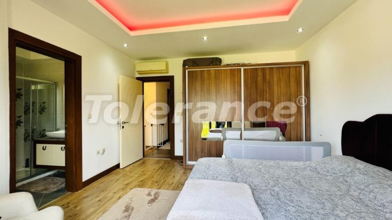 Вилла или дом в Чамьюва, Кемер с бассейном: купить недвижимость в Турции - 111221