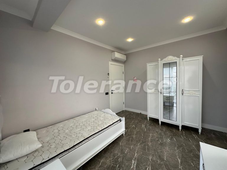 Вилла или дом в Чамьюва, Кемер с бассейном: купить недвижимость в Турции - 133087