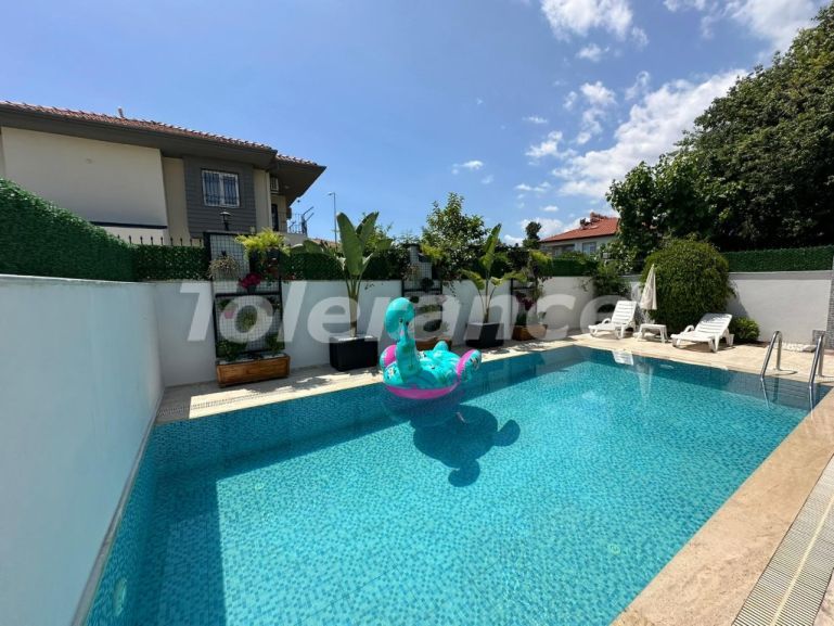 Вилла или дом в Чамьюва, Кемер с бассейном: купить недвижимость в Турции - 133101