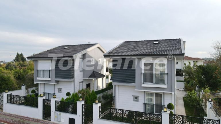 Вилла или дом в Чамьюва, Кемер с бассейном: купить недвижимость в Турции - 133102