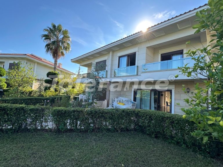 Вилла или дом в Чамьюва, Кемер с бассейном: купить недвижимость в Турции - 133197