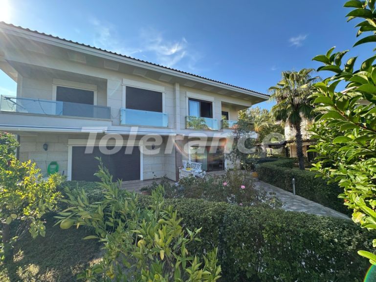 Вилла или дом в Чамьюва, Кемер с бассейном: купить недвижимость в Турции - 133198