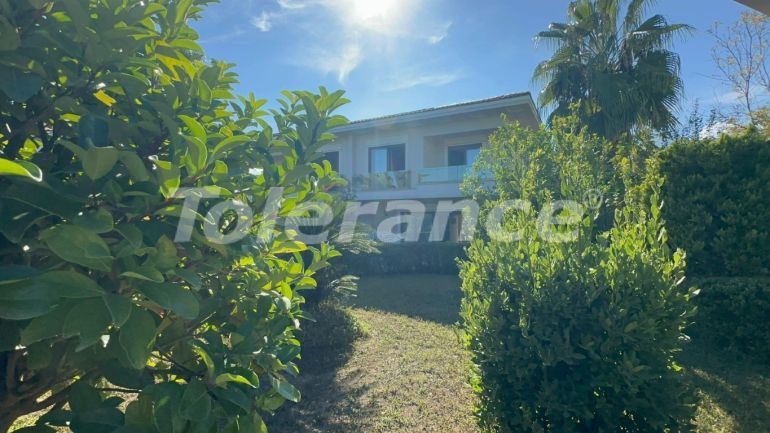 Вилла или дом в Чамьюва, Кемер с бассейном: купить недвижимость в Турции - 133235