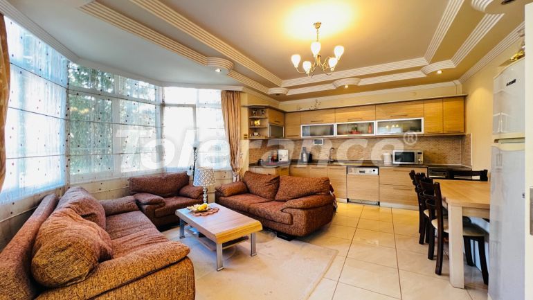 Вилла или дом в Чамьюва, Кемер с бассейном: купить недвижимость в Турции - 135701