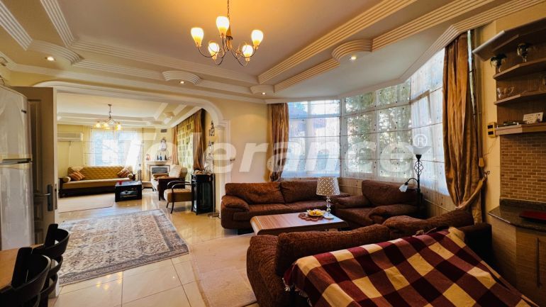 Вилла или дом в Чамьюва, Кемер с бассейном: купить недвижимость в Турции - 135706