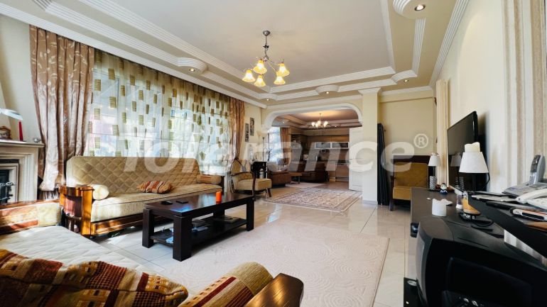 Вилла или дом в Чамьюва, Кемер с бассейном: купить недвижимость в Турции - 135707