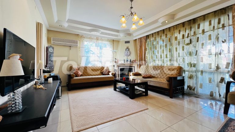 Вилла или дом в Чамьюва, Кемер с бассейном: купить недвижимость в Турции - 135708