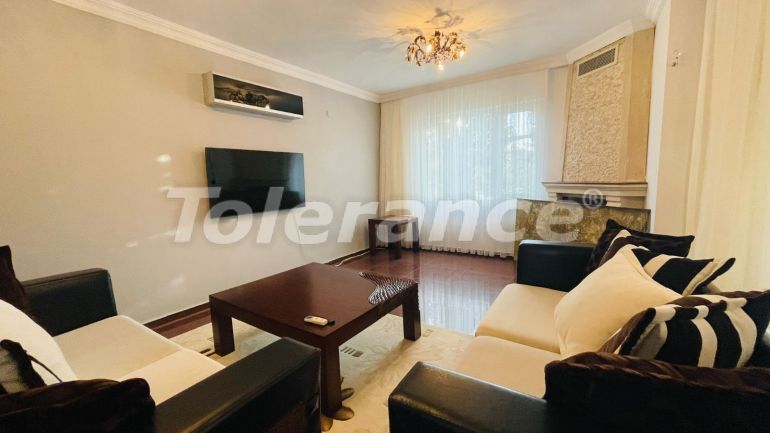 Вилла или дом в Чамьюва, Кемер с бассейном: купить недвижимость в Турции - 136270