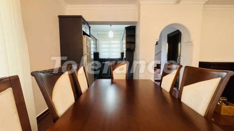 Вилла или дом в Чамьюва, Кемер с бассейном: купить недвижимость в Турции - 136272