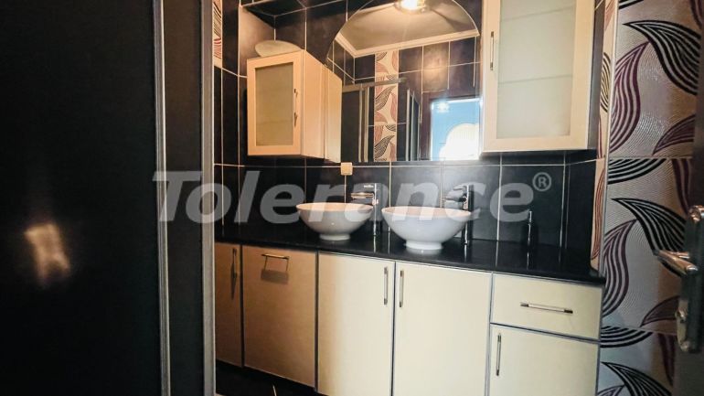 Вилла или дом в Чамьюва, Кемер с бассейном: купить недвижимость в Турции - 136280