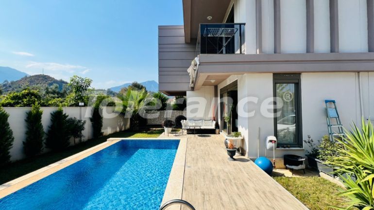 Вилла или дом в Чамьюва, Кемер с бассейном: купить недвижимость в Турции - 136294