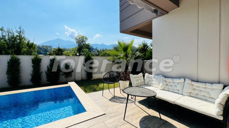 Вилла или дом в Чамьюва, Кемер с бассейном: купить недвижимость в Турции - 136296