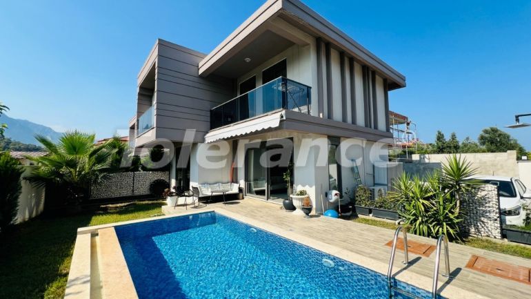 Вилла или дом в Чамьюва, Кемер с бассейном: купить недвижимость в Турции - 136298