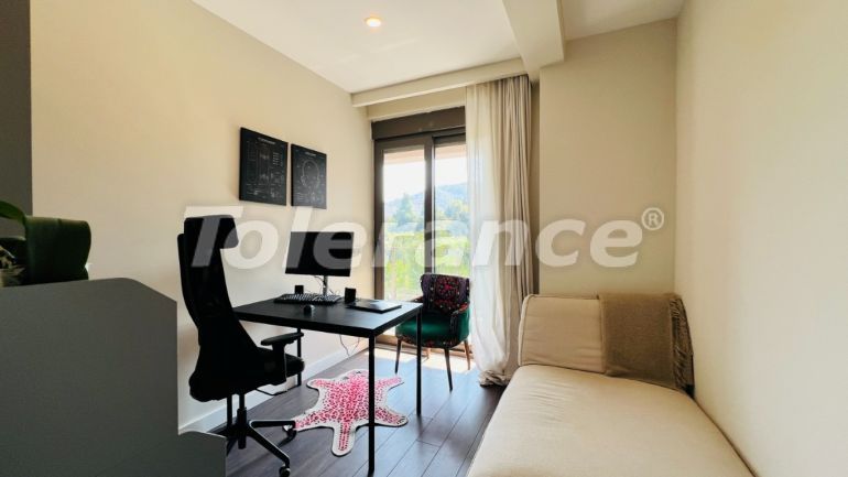 Вилла или дом в Чамьюва, Кемер с бассейном: купить недвижимость в Турции - 136304