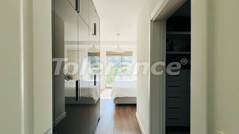 Вилла или дом в Чамьюва, Кемер с бассейном: купить недвижимость в Турции - 136305