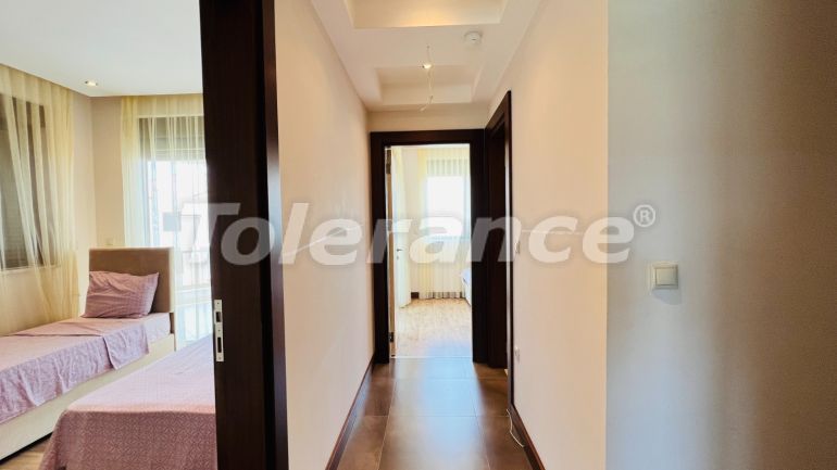 Вилла или дом в Чамьюва, Кемер с бассейном: купить недвижимость в Турции - 136665