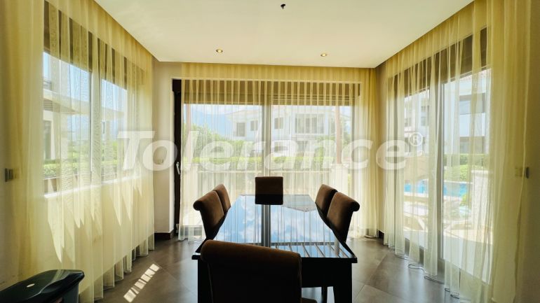 Вилла или дом в Чамьюва, Кемер с бассейном: купить недвижимость в Турции - 136675