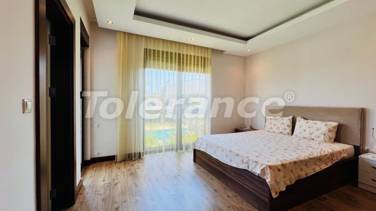 Вилла или дом в Чамьюва, Кемер с бассейном: купить недвижимость в Турции - 136679