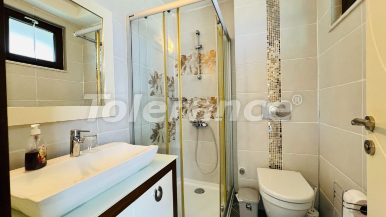 Вилла или дом в Чамьюва, Кемер с бассейном: купить недвижимость в Турции - 136681