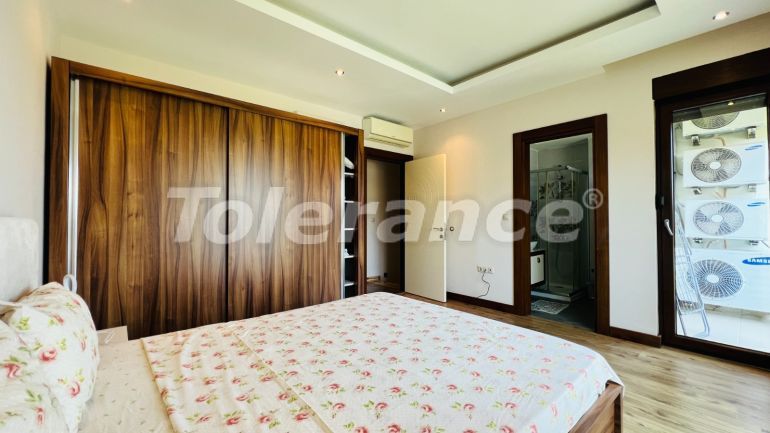 Вилла или дом в Чамьюва, Кемер с бассейном: купить недвижимость в Турции - 136682