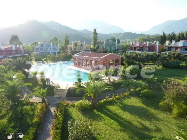 Вилла или дом от застройщика в Çamyuva, Кемер с бассейном - 2015 Вилла или дом от застройщика в Çamyuva, Кемер с бассейном: купить недвижимость в Турции - 2015