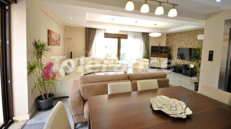 Вилла или дом в Çamyuva, Кемер с бассейном - 42938 Вилла или дом в Çamyuva, Кемер с бассейном: купить недвижимость в Турции - 42938