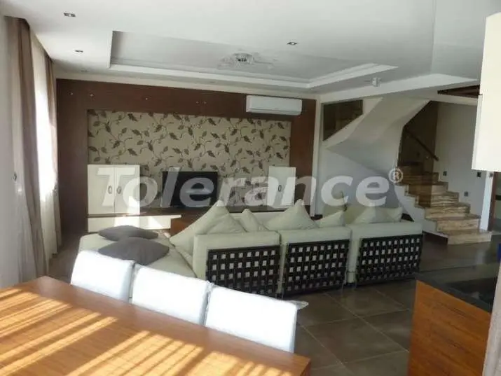 Вилла или дом в Чамьюва, Кемер с бассейном: купить недвижимость в Турции - 4507