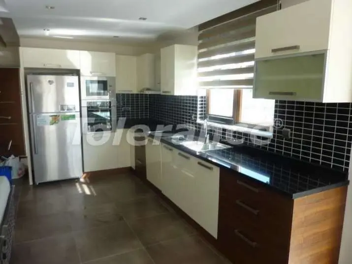 Вилла или дом в Чамьюва, Кемер с бассейном: купить недвижимость в Турции - 4508