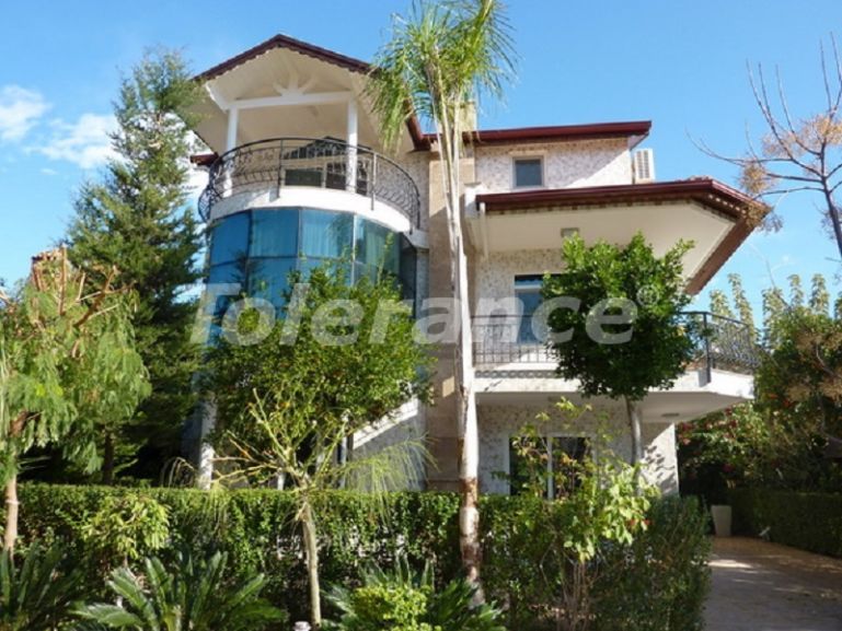 Вилла или дом в Çamyuva, Кемер с бассейном: купить недвижимость в Турции - 45438