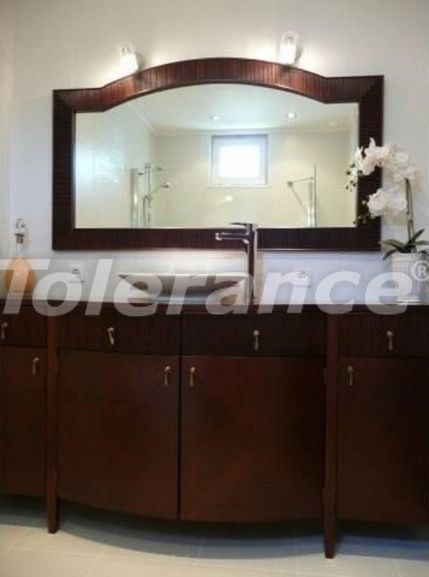 Вилла или дом в Чамьюва, Кемер с бассейном: купить недвижимость в Турции - 50924