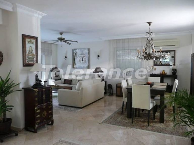 Вилла или дом в Чамьюва, Кемер с бассейном: купить недвижимость в Турции - 50927