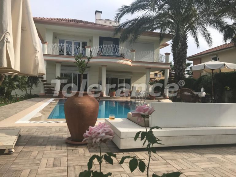 Вилла или дом в Чамьюва, Кемер с бассейном: купить недвижимость в Турции - 50929