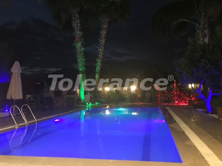 Вилла или дом в Чамьюва, Кемер с бассейном: купить недвижимость в Турции - 50931