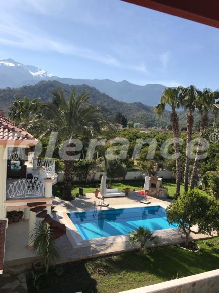 Вилла или дом в Чамьюва, Кемер с бассейном: купить недвижимость в Турции - 50941