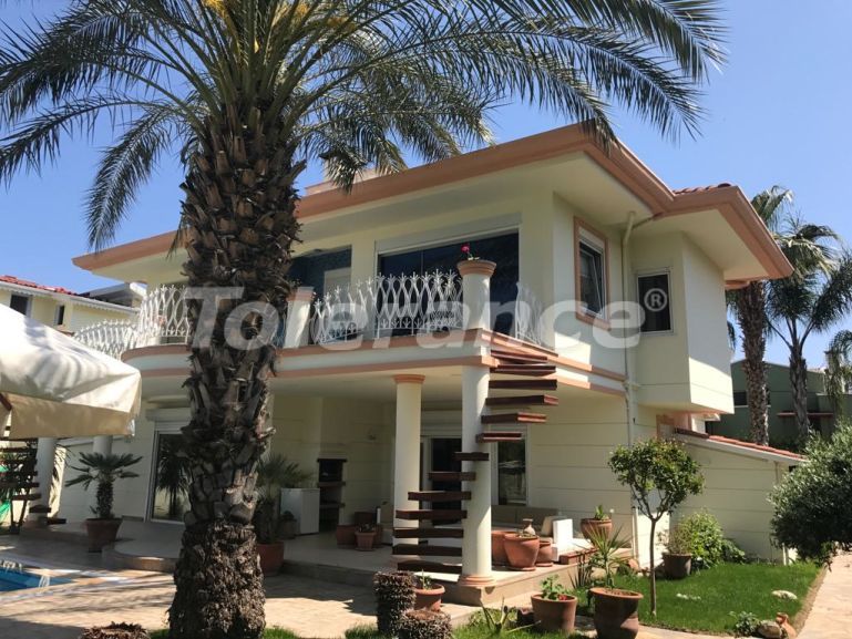 Вилла или дом в Чамьюва, Кемер с бассейном: купить недвижимость в Турции - 50943