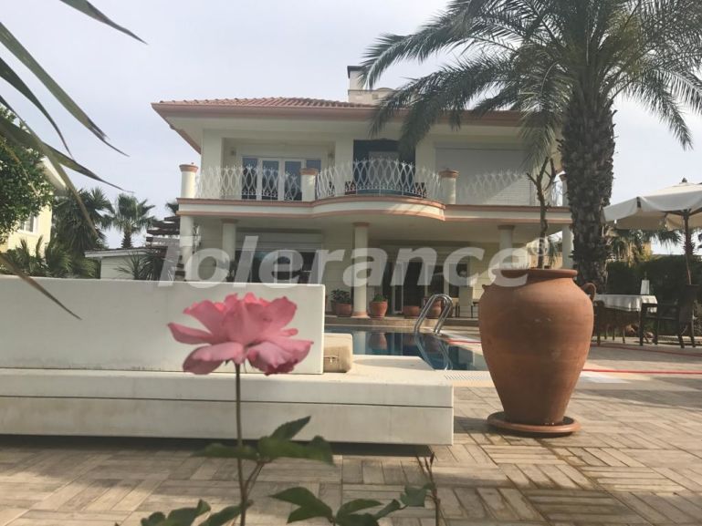 Вилла или дом в Чамьюва, Кемер с бассейном: купить недвижимость в Турции - 50944