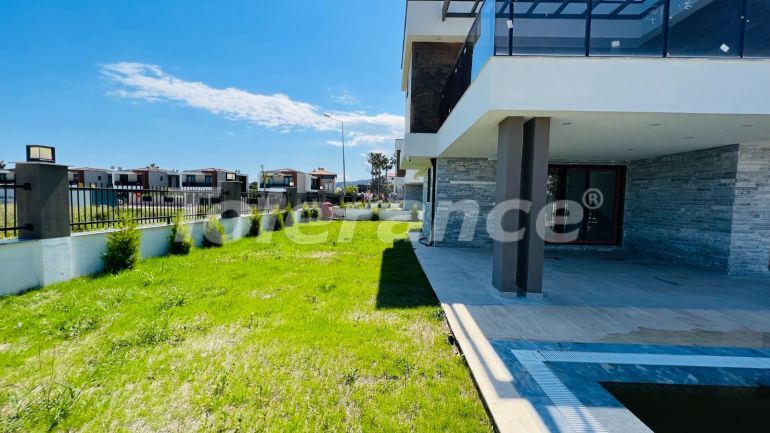 Вилла или дом от застройщика в Чамьюва, Кемер с бассейном: купить недвижимость в Турции - 80965