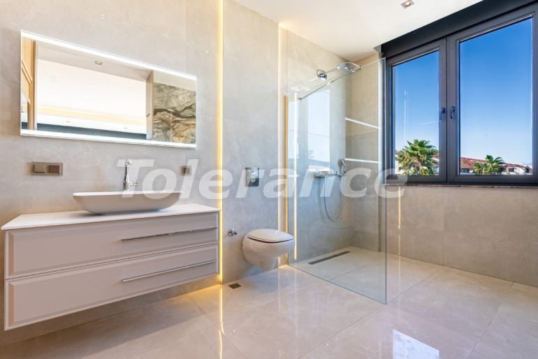 Вилла или дом от застройщика в Центре Белека, Белек с бассейном: купить недвижимость в Турции - 102078