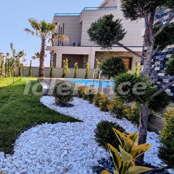 Вилла или дом от застройщика в Центре Белека, Белек с бассейном: купить недвижимость в Турции - 53146