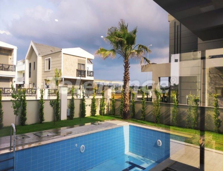 Вилла или дом от застройщика в Центре Белека, Белек с бассейном: купить недвижимость в Турции - 53160