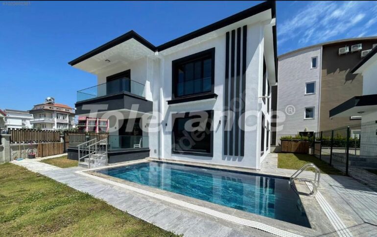 Вилла или дом в Центре Белека, Белек с бассейном: купить недвижимость в Турции - 54330