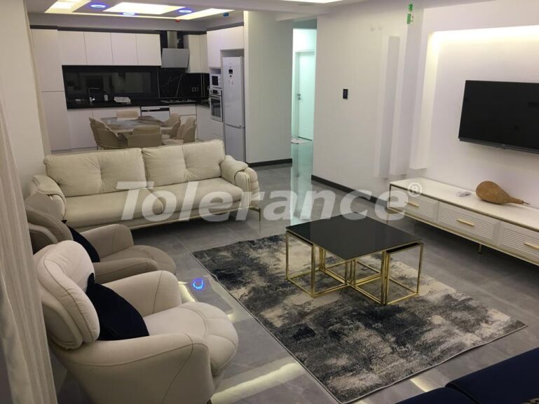 Вилла или дом в Центре Белека, Белек с бассейном: купить недвижимость в Турции - 54348