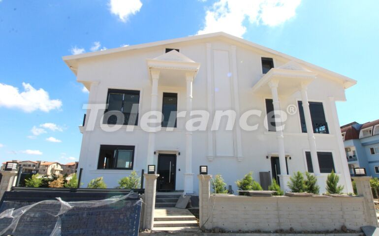Вилла или дом в Центре Белека, Белек с бассейном: купить недвижимость в Турции - 64415