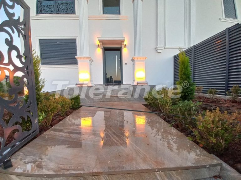 Вилла или дом в Центре Белека, Белек с бассейном: купить недвижимость в Турции - 67080