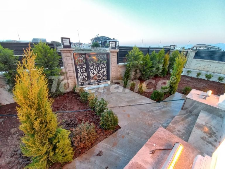 Вилла или дом в Центре Белека, Белек с бассейном: купить недвижимость в Турции - 67083