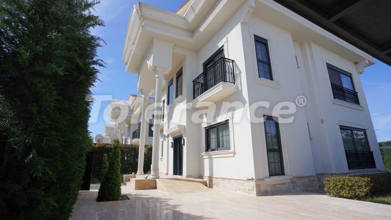 Вилла или дом от застройщика в Центре Белека, Белек с бассейном: купить недвижимость в Турции - 78801