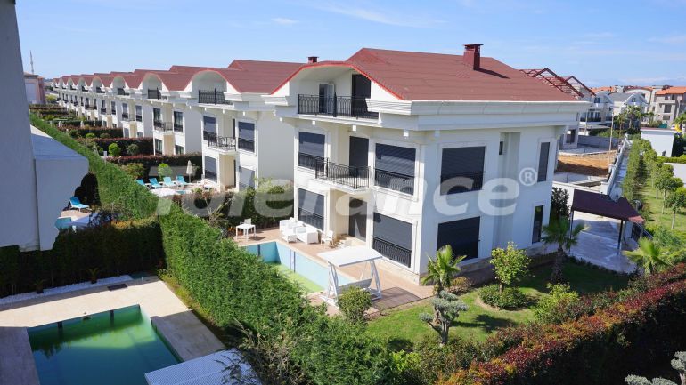 Вилла или дом от застройщика в Центре Белека, Белек с бассейном: купить недвижимость в Турции - 78824