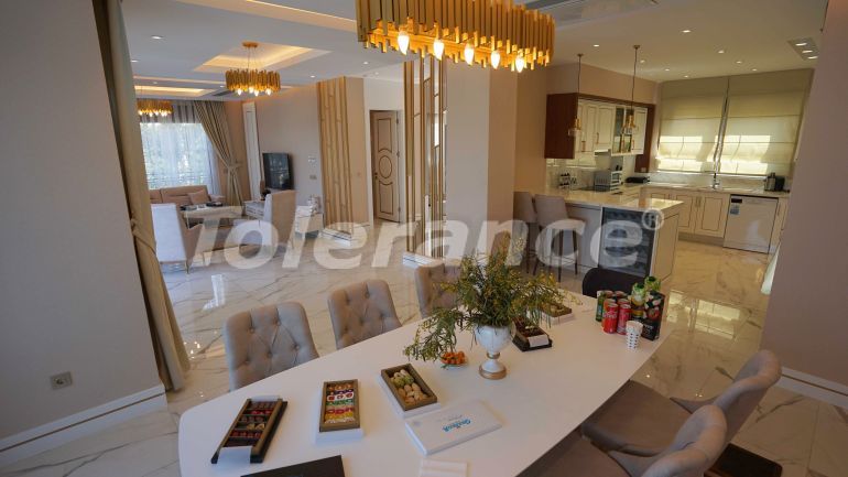 Вилла или дом от застройщика в Центре Белека, Белек с бассейном: купить недвижимость в Турции - 78830